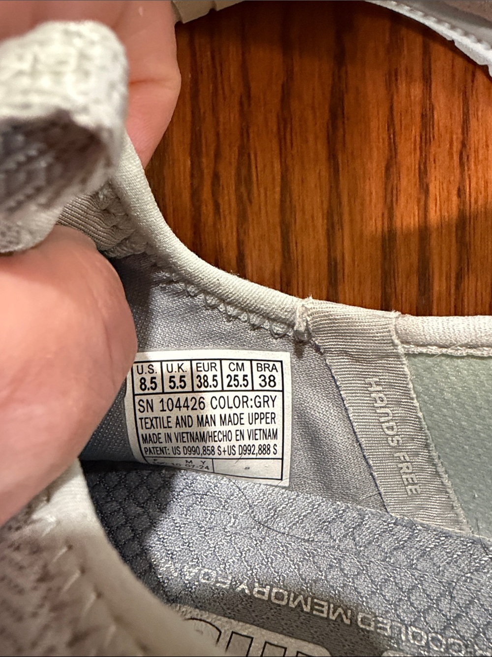 Skechers Women's Light Gray Slip-On Athletic Sneakers 8.5 - Picture 3 of 4